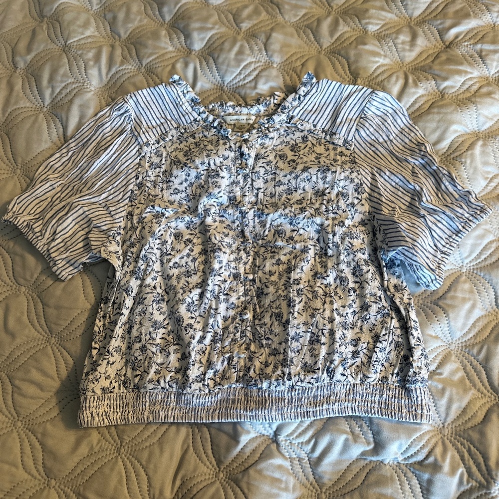 Cropped floral blouse